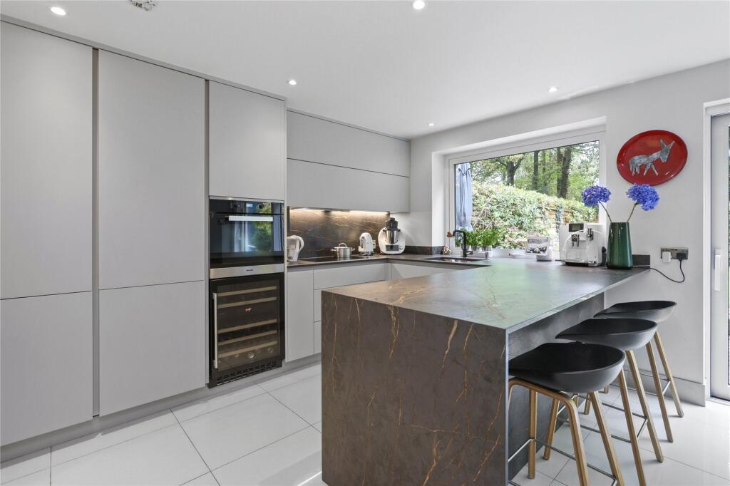 Lyfield, Oxshott, Leatherhead, Surrey, KT22 - View 5