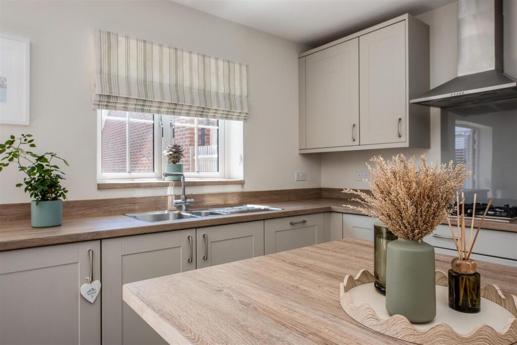 House in East Hampshire, Horndean - More