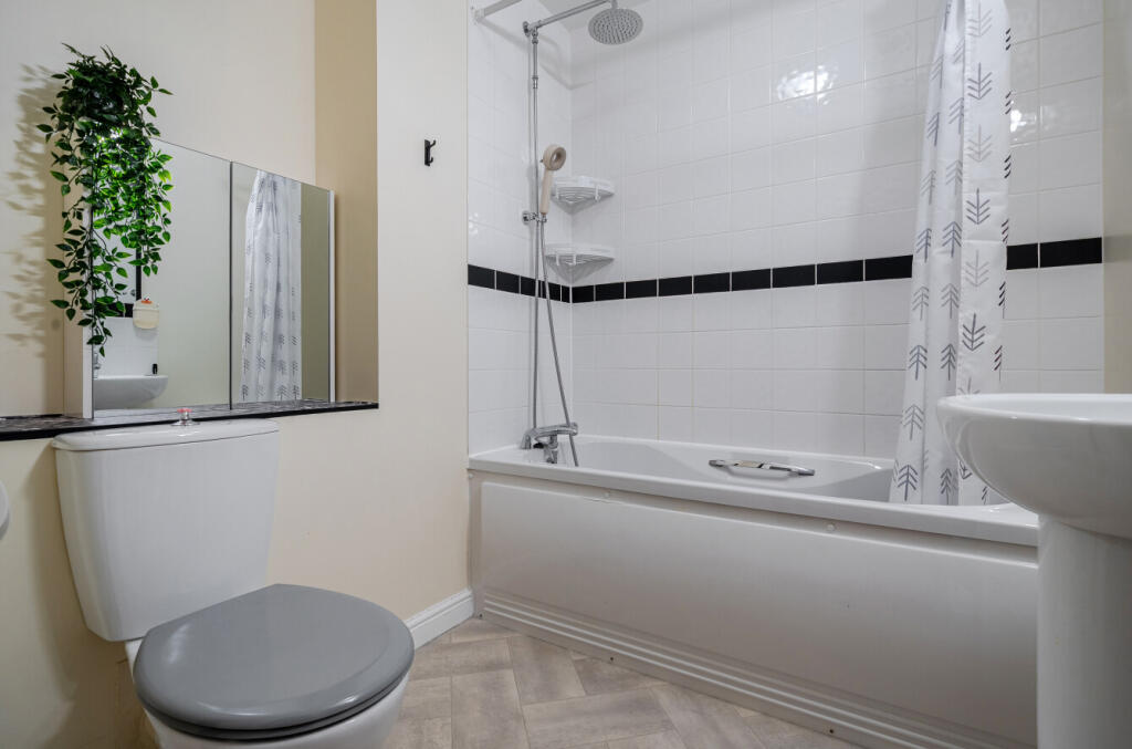 Brosse Way, Bromley, BR2 - More
