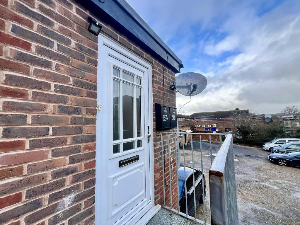 Main image of property: The Court Yard, Thatcham Broadway