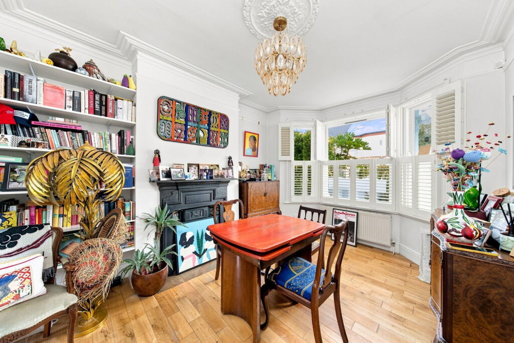 House in London - View 2