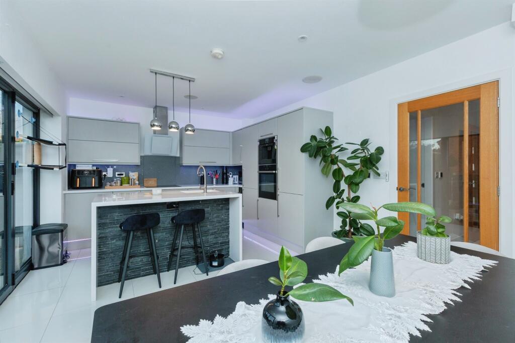 House in Leicester - View 5