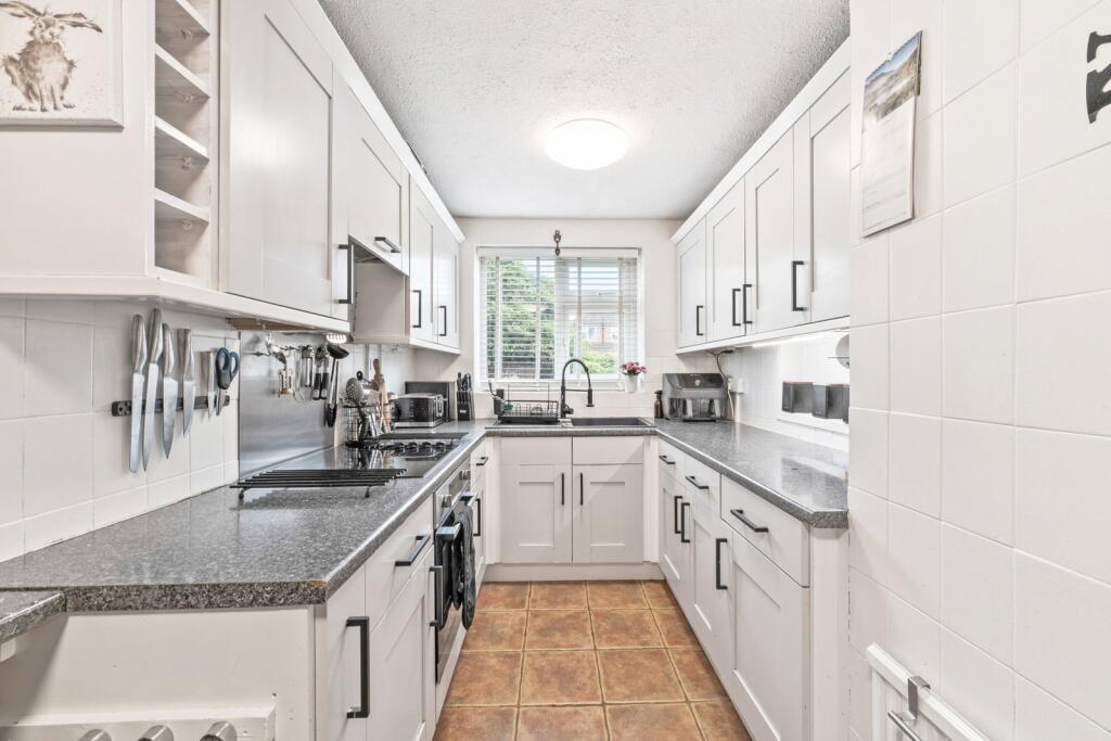 Whitbarrow Road, Lymm, WA13 9AY photo 3