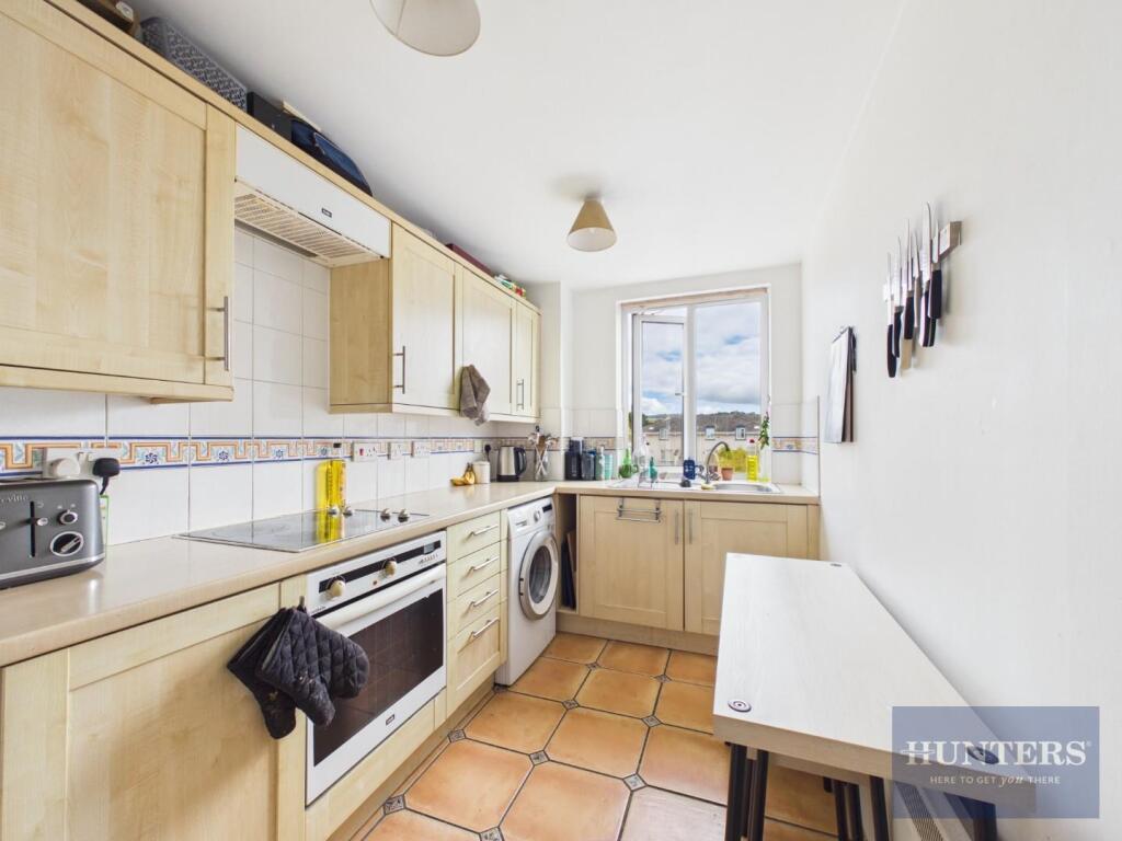 Apartment in Cheltenham, Gloucestershire - View 3