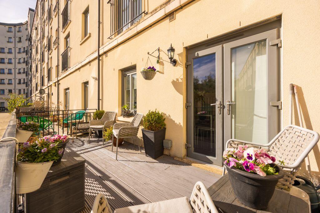 66 Newhaven Place, Edinburgh, EH6 4TG photo 4