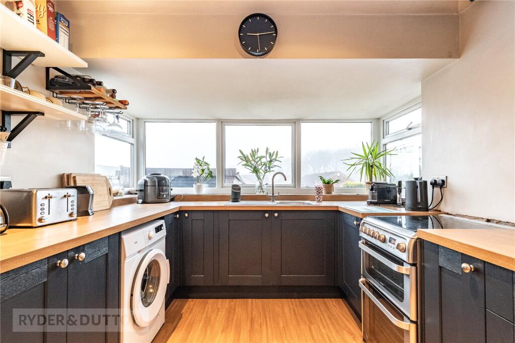 Chiltern Avenue, Lindley, Huddersfield, West Yorkshire, HD3 photo 4