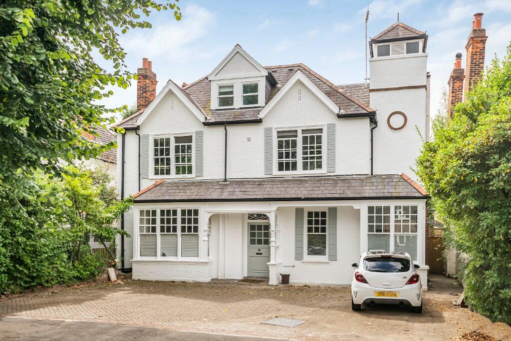 Main image of property: Queen Annes Place, London, EN1
