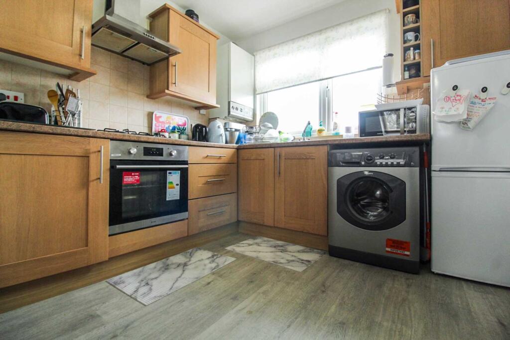 Apartment in Luton - View 3