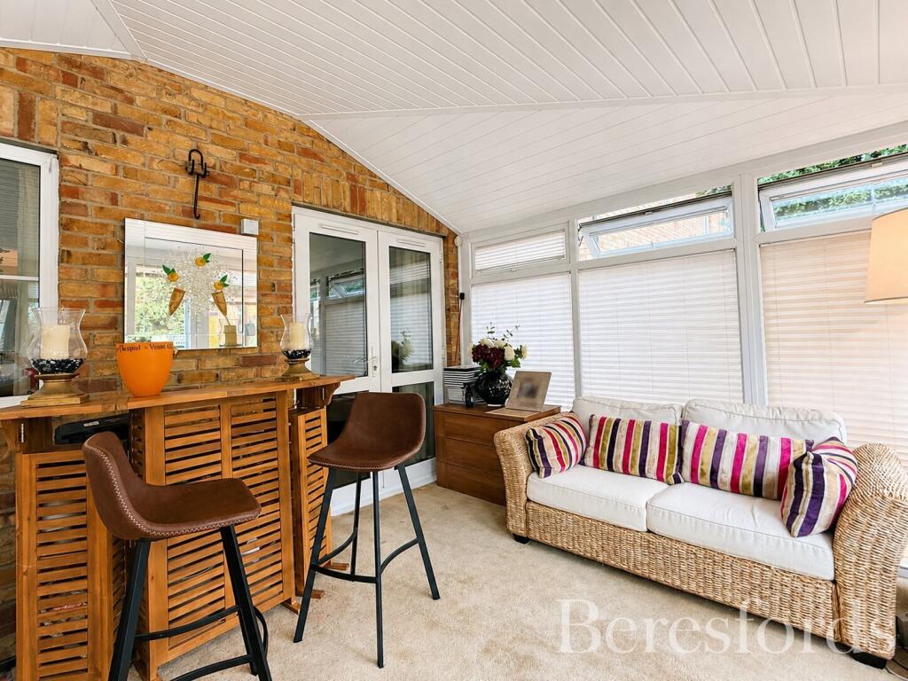 House in London, Elm Park - More