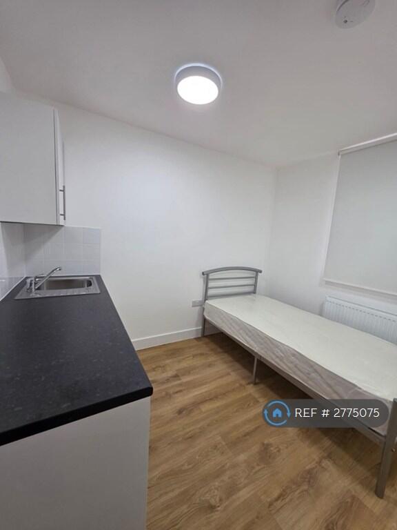 1 bedroom flat share for rent