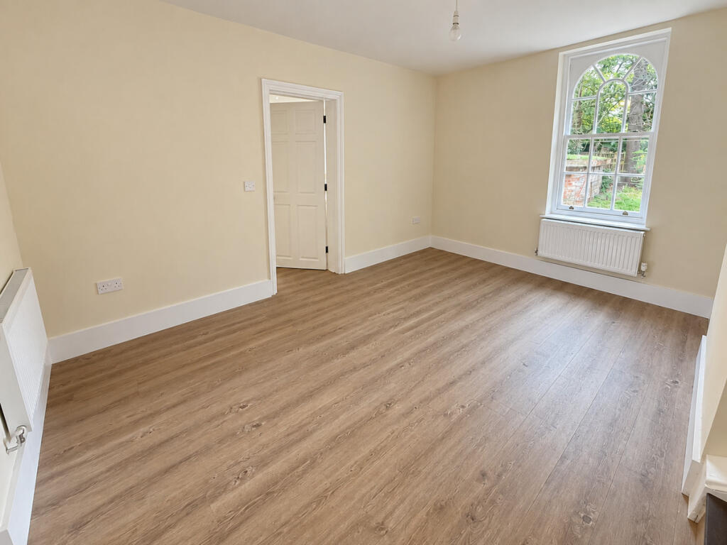 House in London - View 5