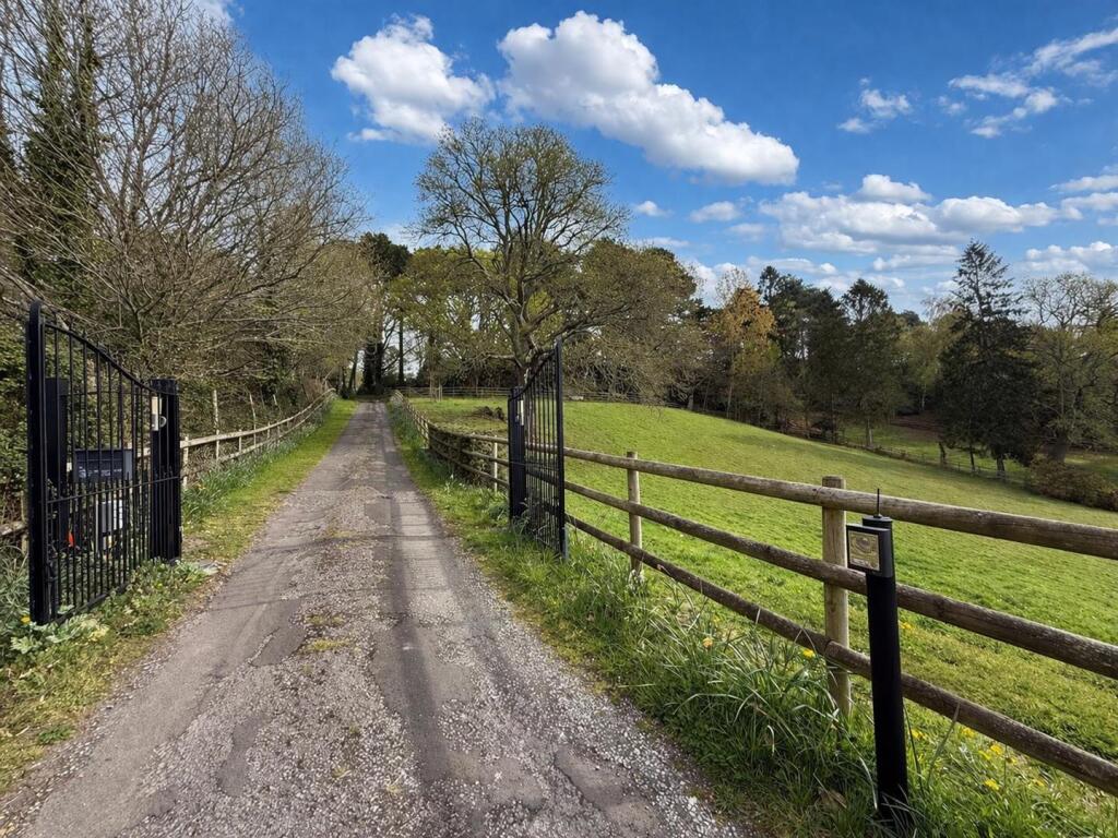 Highwood, Ringwood photo 4