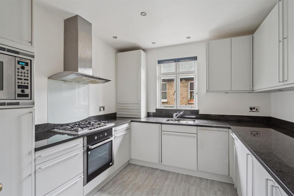 Apartment in Watford - View 3