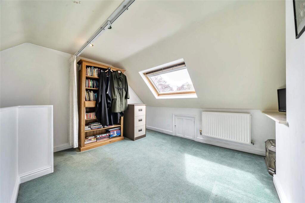 Walton Road, Aylesbury, Buckinghamshire, HP21 photo 4