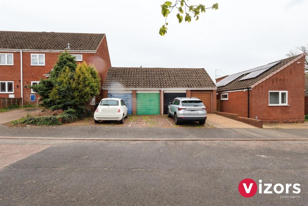 House in Redditch, Winyates - View 2