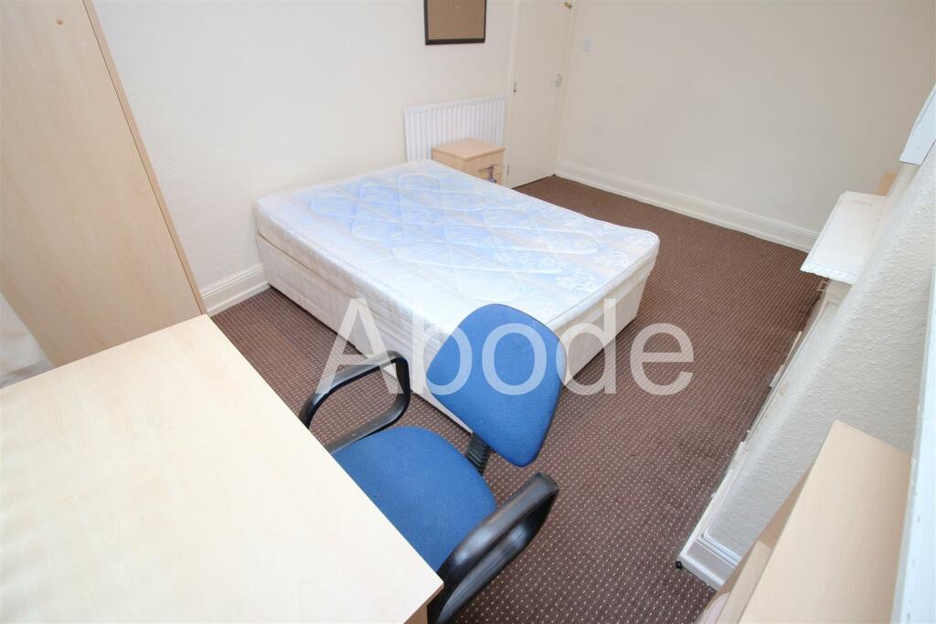 6 bedroom house for rent