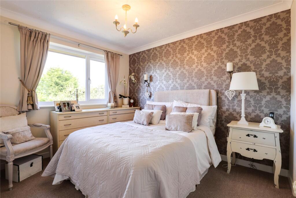 House in Reading, Warfield - View 5