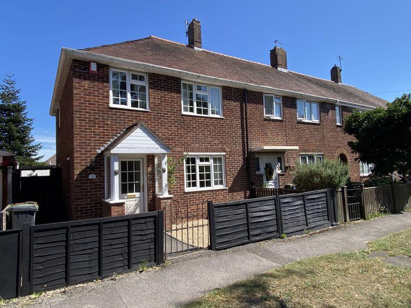 3-bed terraced on Boundary Road, Bursledon, SO31, £289,999