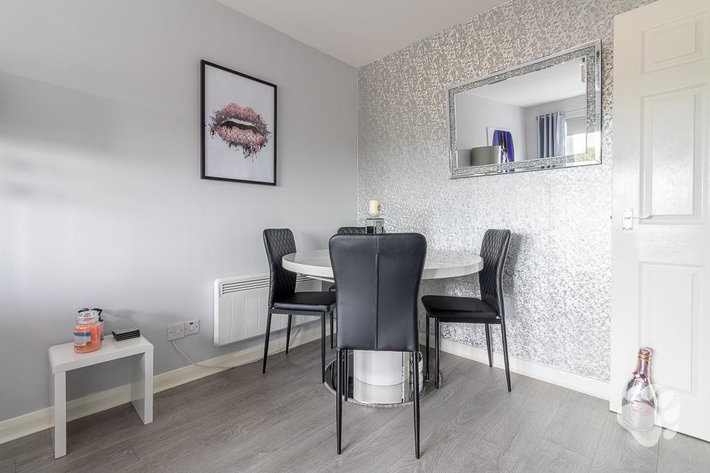 Apartment in Southend-on-Sea - View 5