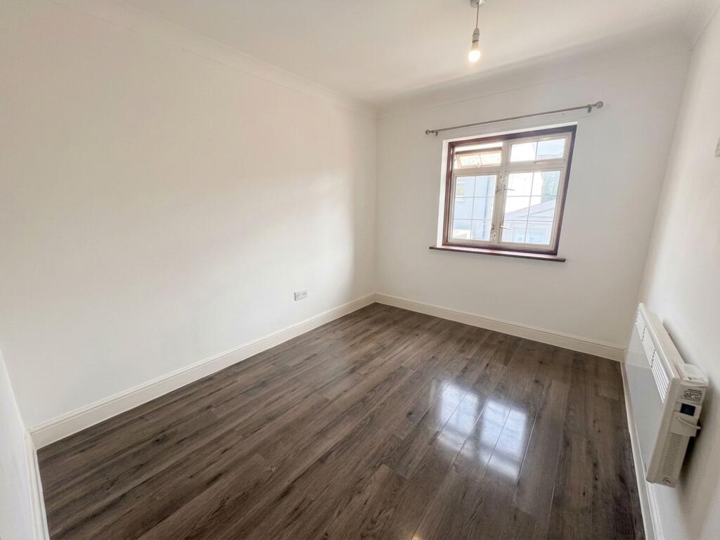 Apartment in Dartford, Kent - More