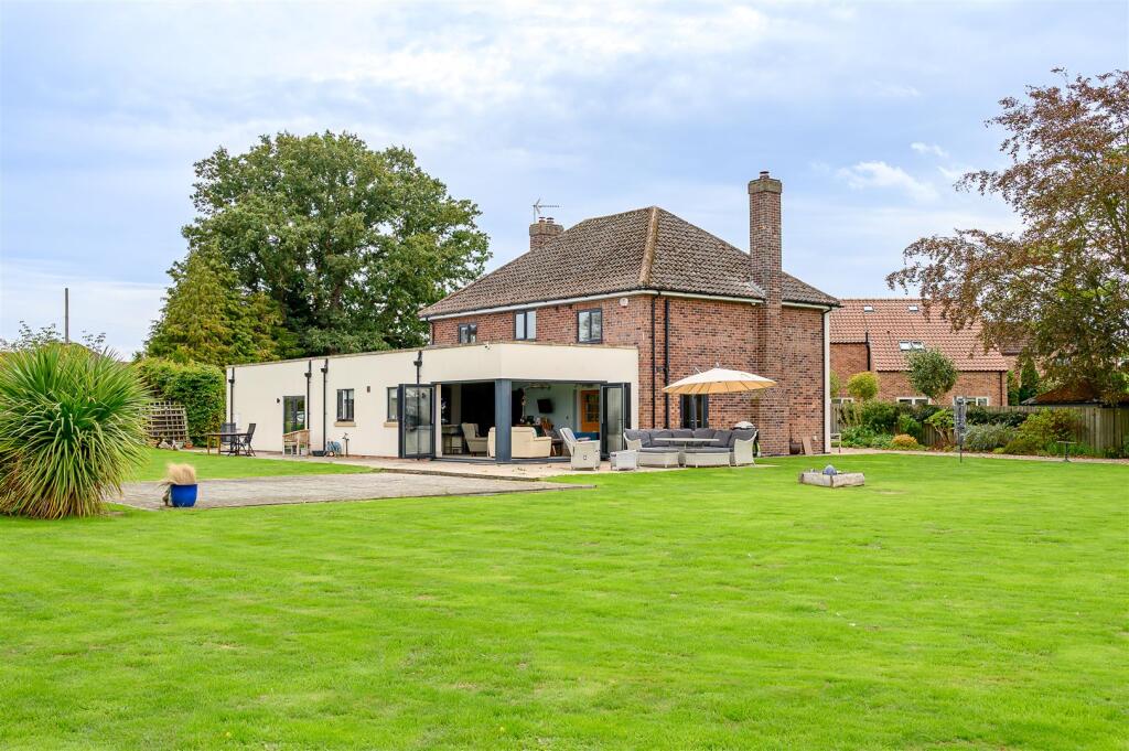 House in York, Sutton upon Derwent - View 4
