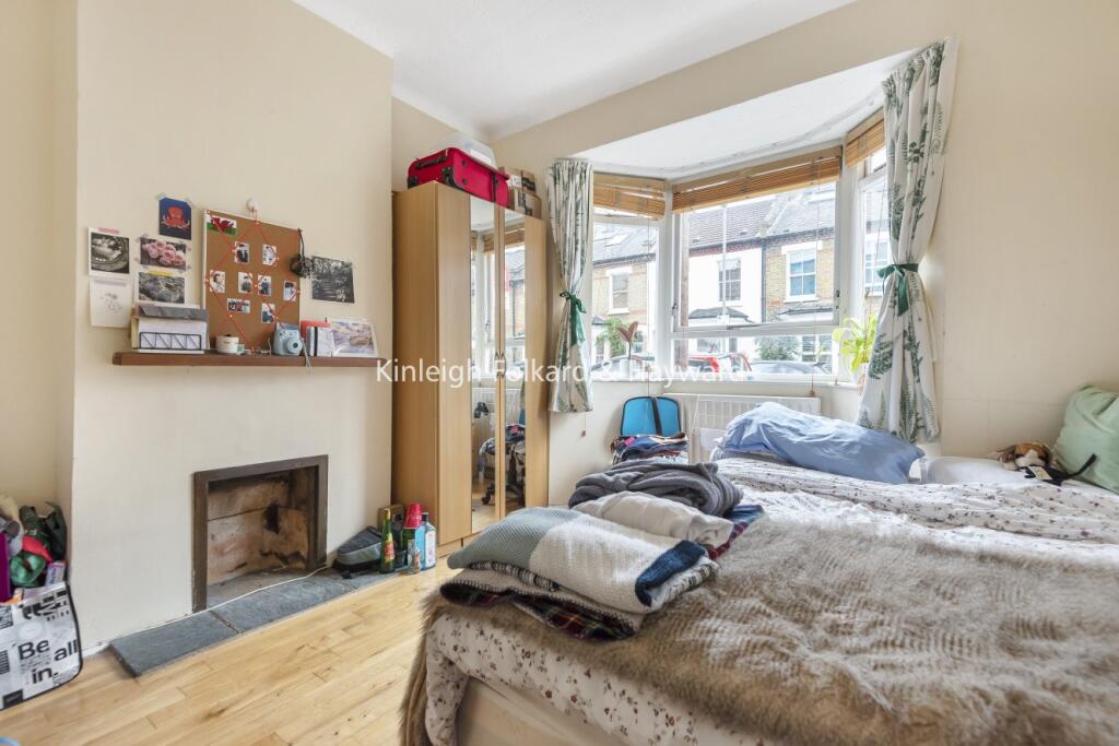 House in London, Upper Tooting, Summerstown - View 4