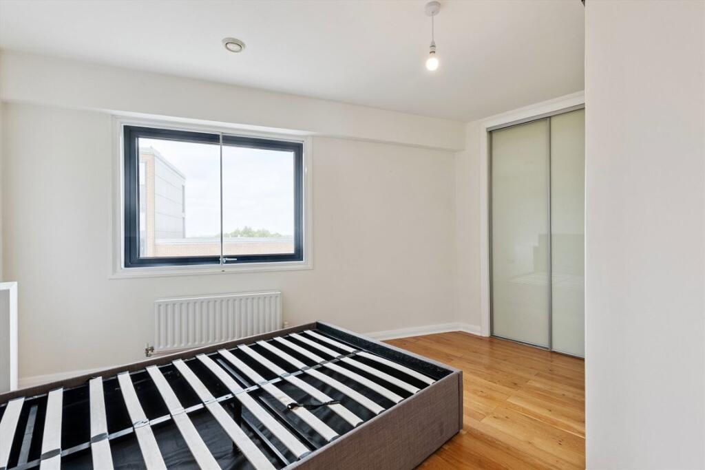 Apartment in London - View 5