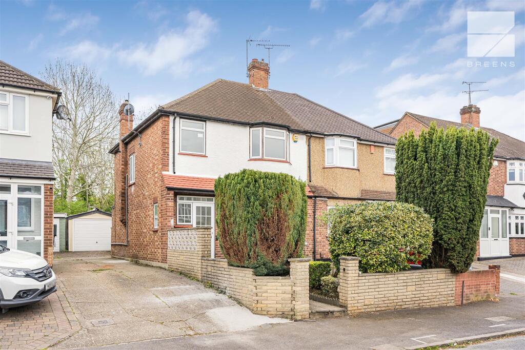 Main image of property: Betoyne Avenue, Highams Park, E4