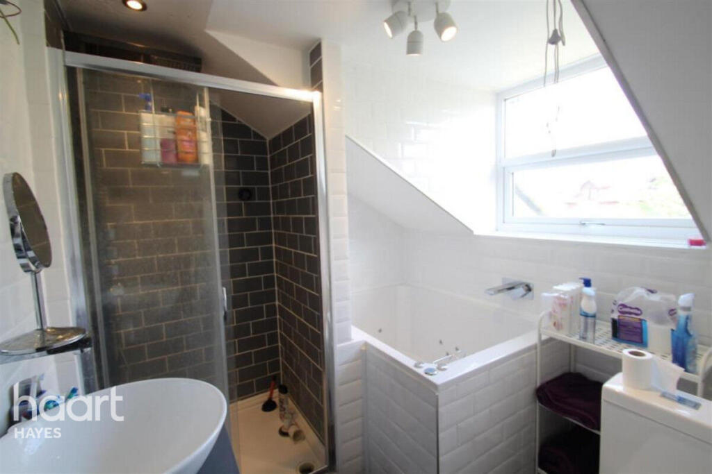 Main image of property: Sharpness Close, Hayes