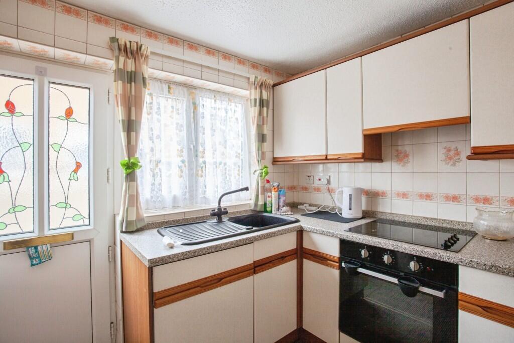 Bari Close, Barnsley, South Yorkshire, S73 photo 3