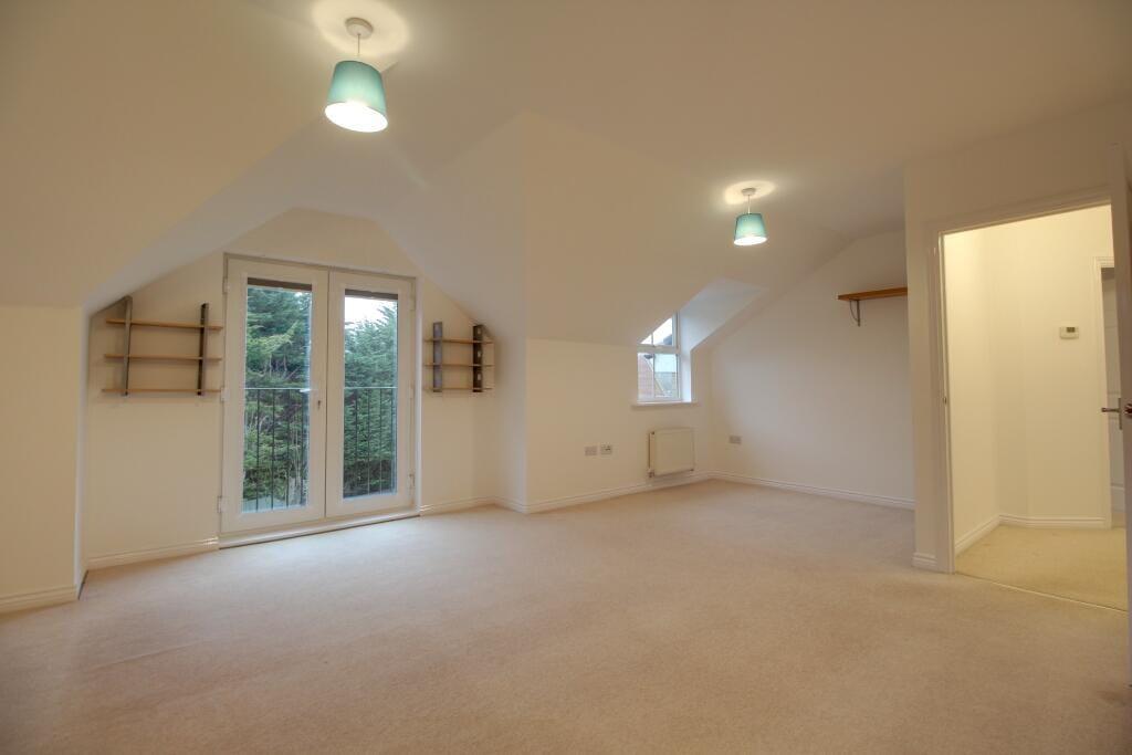 Apartment in Fareham, Hill Park - View 3