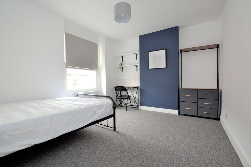 House in Gloucester, Kingsholm - View 2