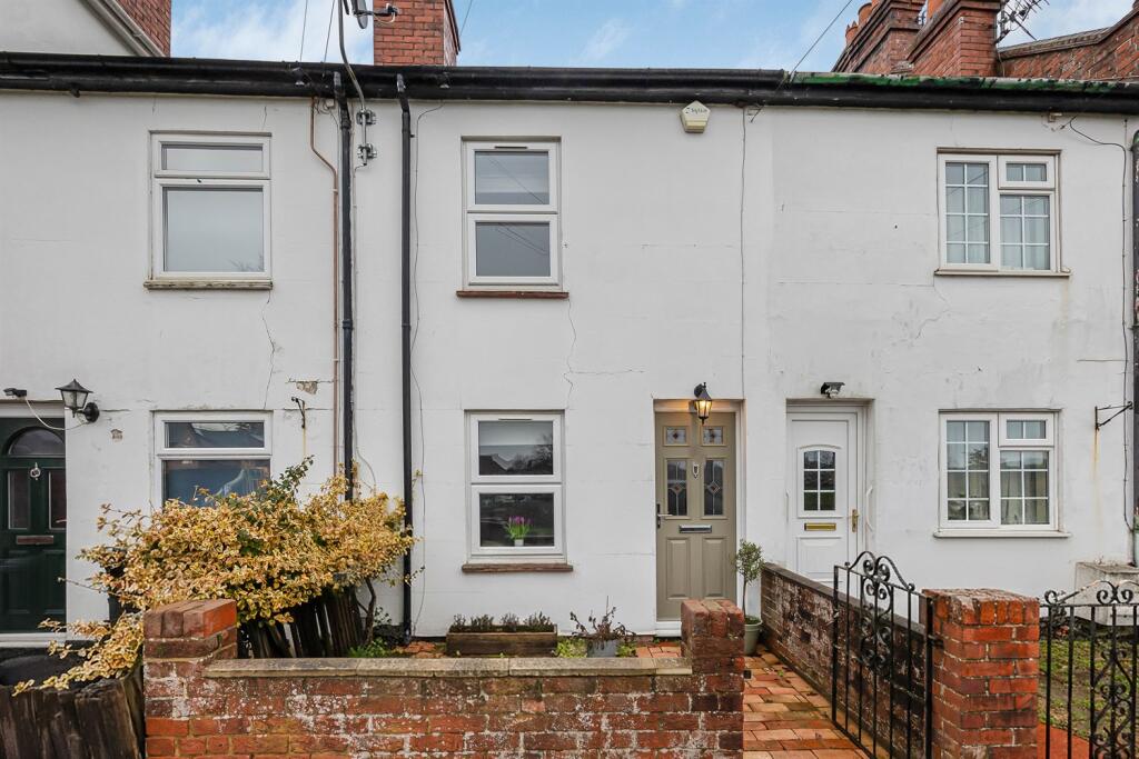 Main image of property: Kidmore End Road, Emmer Green, Reading