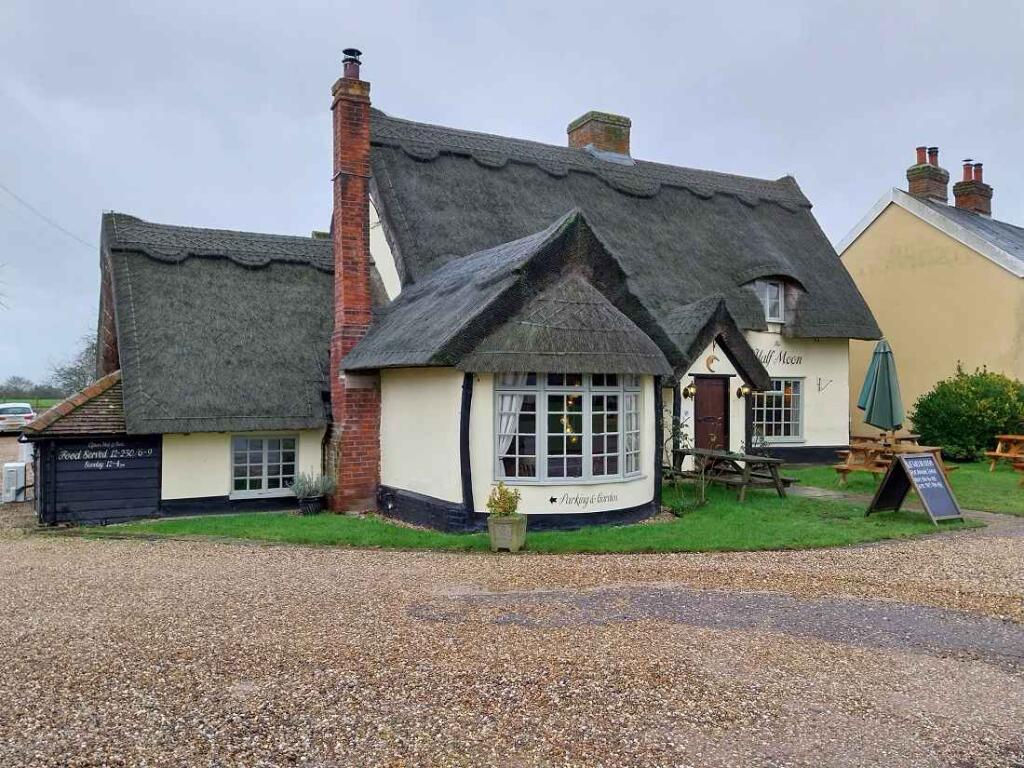 Main image of property: E-619851 - Half Moon Inn, Cole Green, Belchamp St Paul nr Sudbury CO10 7DP