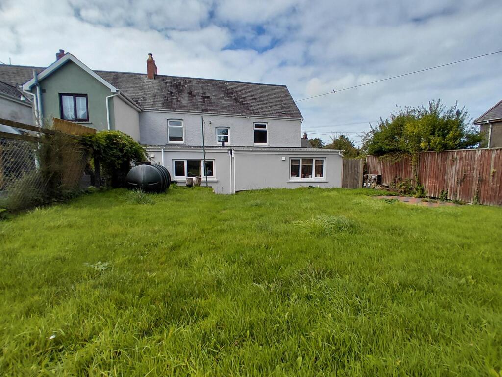Main image of property: Crymych