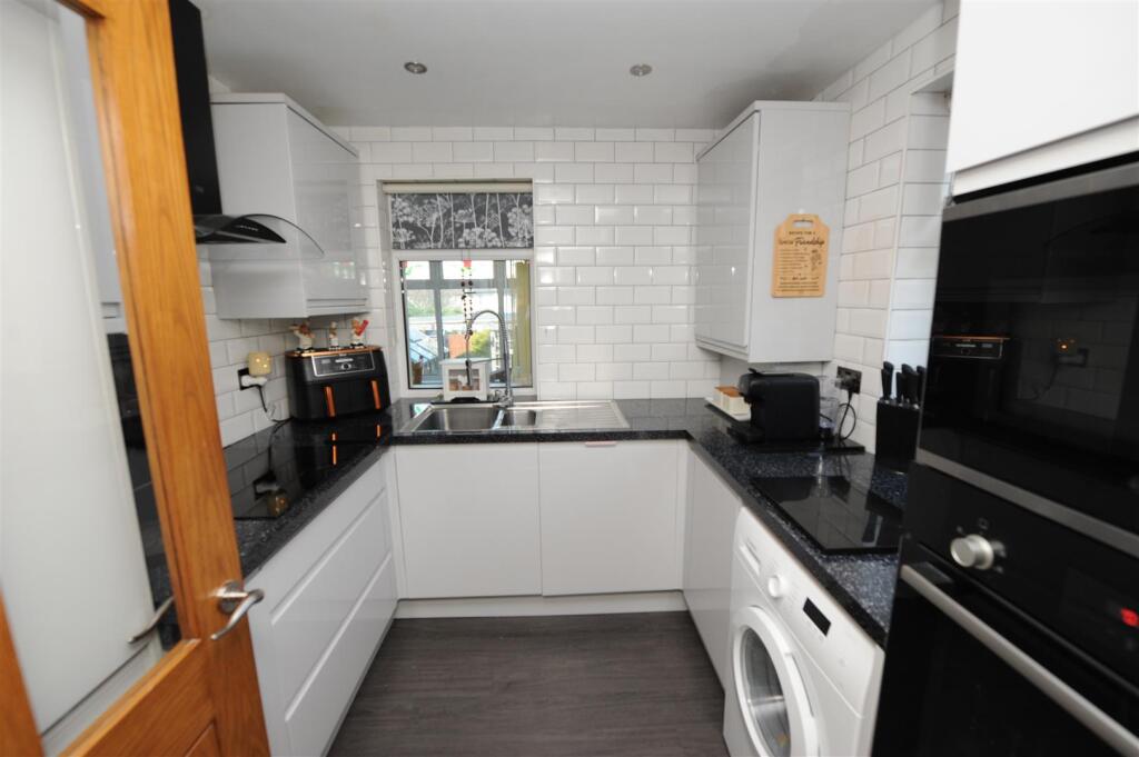 House in Bradford, West Royd, Shipley - View 3