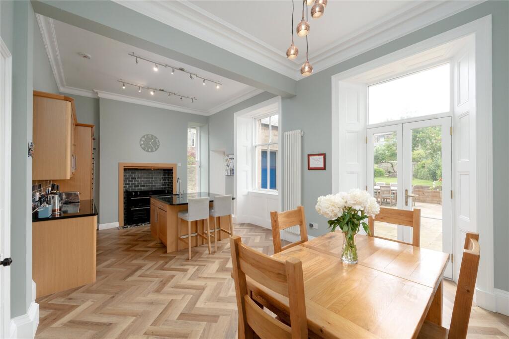 House in Edinburgh, Mayfield, Newington - More