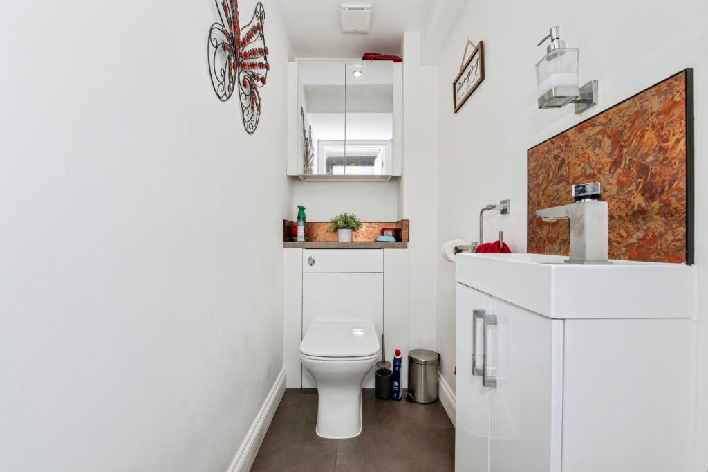 House in Romford - View 5