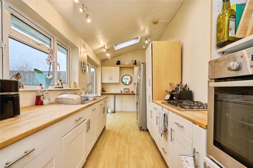 Nodes Road, Cowes, Isle of Wight, PO31 - View 3