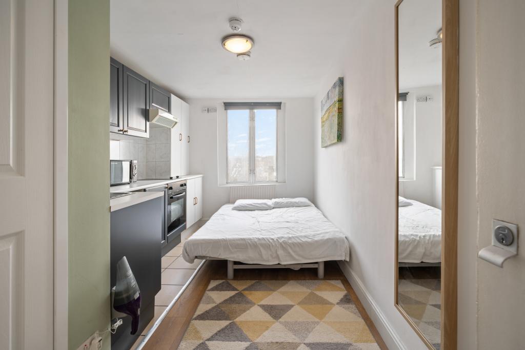 Studio flat for rent