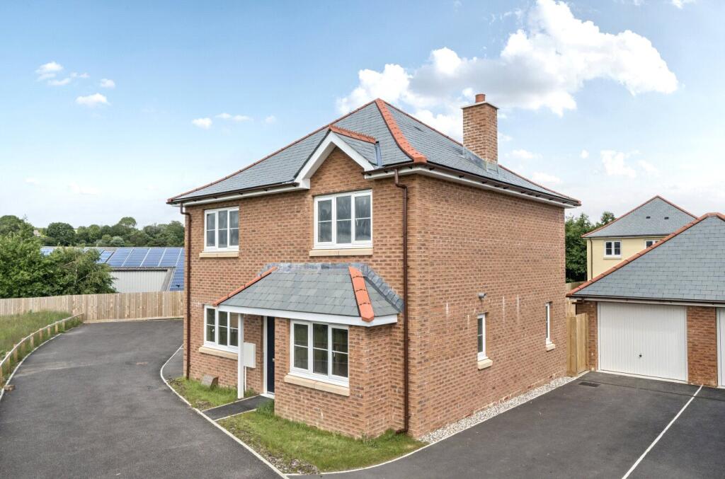 4-bed detached on Abbeyford Vale, Okehampton, Devon, £395,000