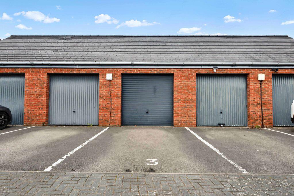 Auger Row, Waterlooville photo 3