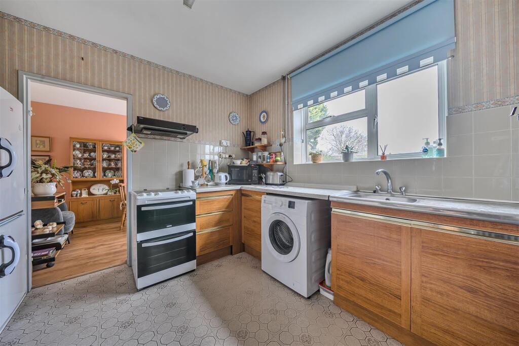 House in Guildford - View 2