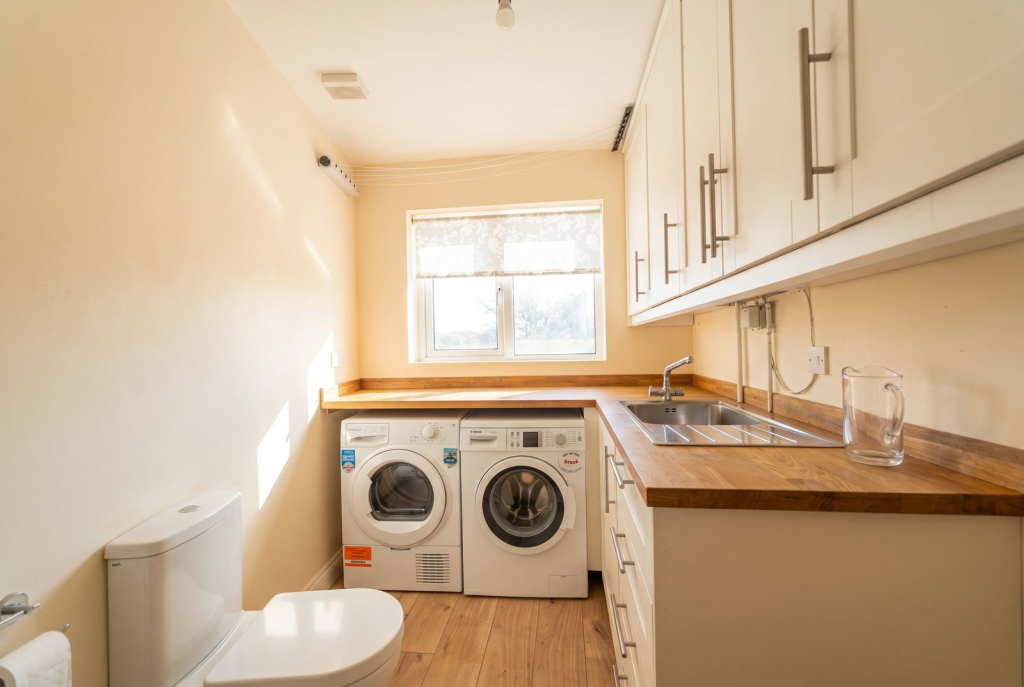 House in Solihull, Ulverley Green - More