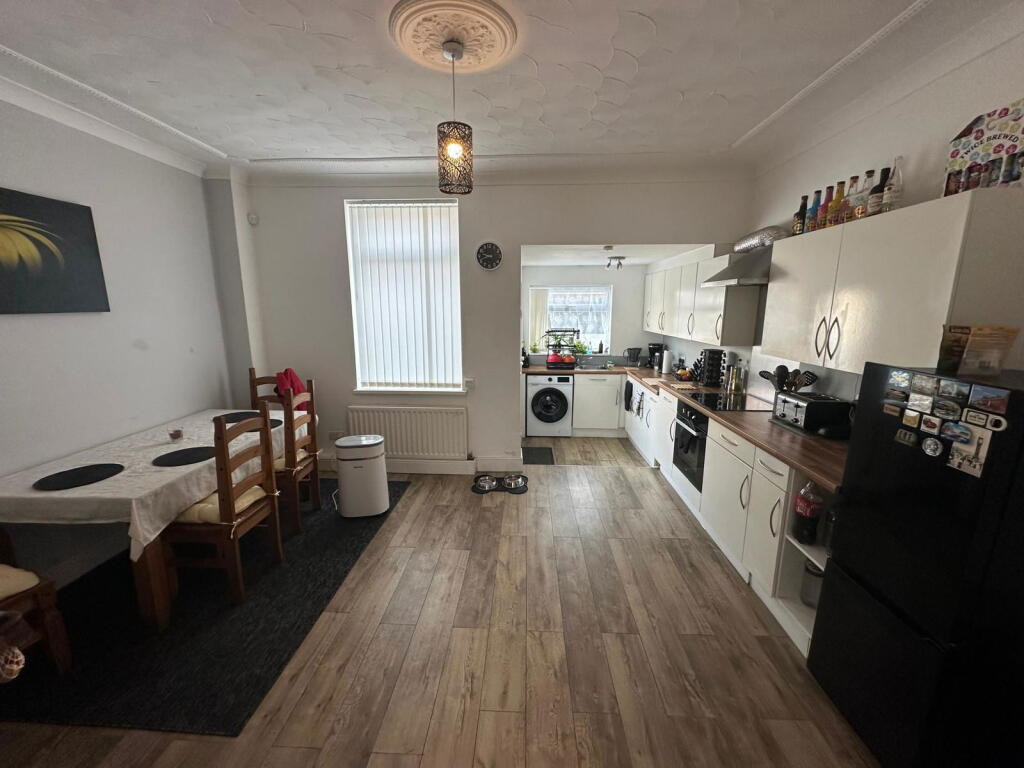 14, Dene Crescent photo 2