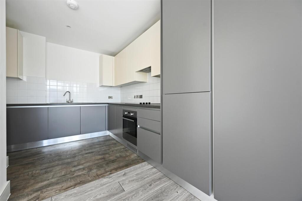 Apartment in London - View 2