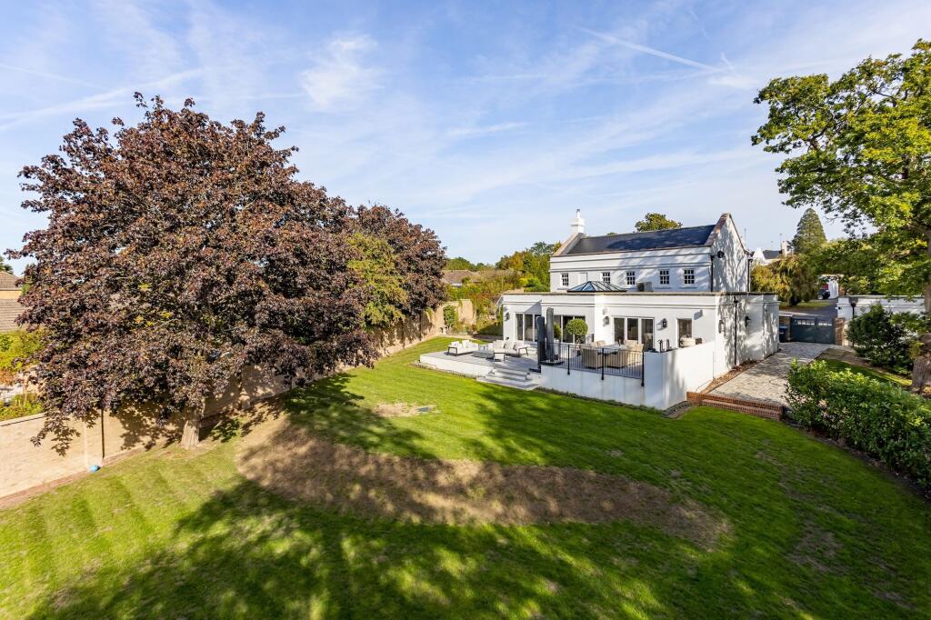Main image of property: 5 Gravelye Close, Lindfield, RH16