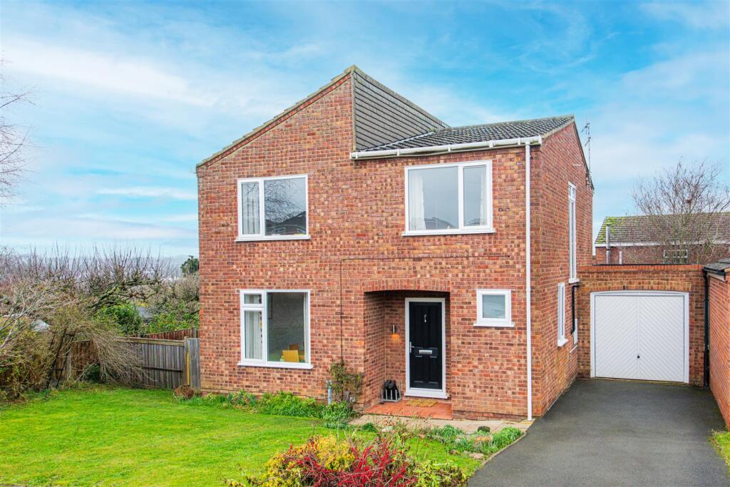 Main image of property: The Heights, Market Harborough