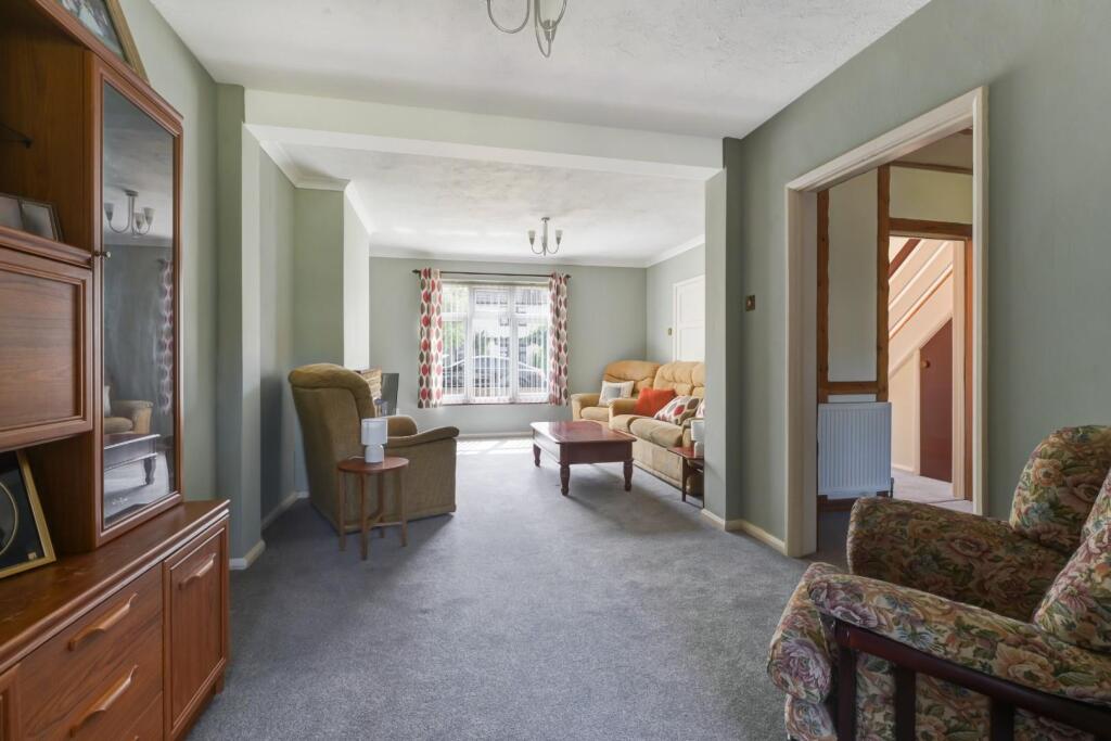 House in Epsom and Ewell, The Wells - More