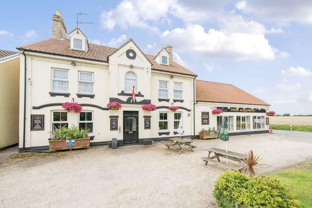 Main image of property: E-419188 - Crown Inn, 417 Beccles Road, Lowestoft NR33 8HL